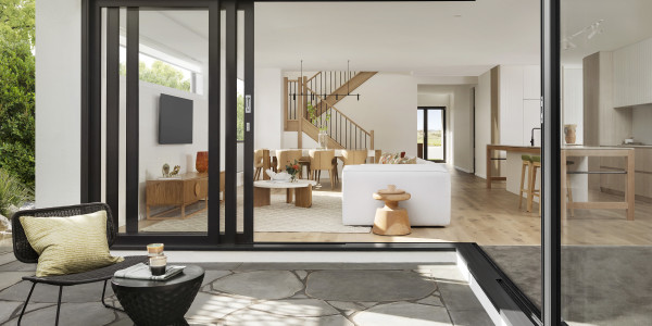 Comprar / Vender Casas Unifamiliares y Chalets en Avinyonet de Puigventós · con Ventanas Insonorizadas y Aislantes