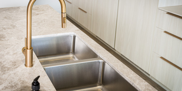 Comprar / Vender Casas Unifamiliares y Chalets en Avinyonet de Puigventós · con Cocinas de Diseño