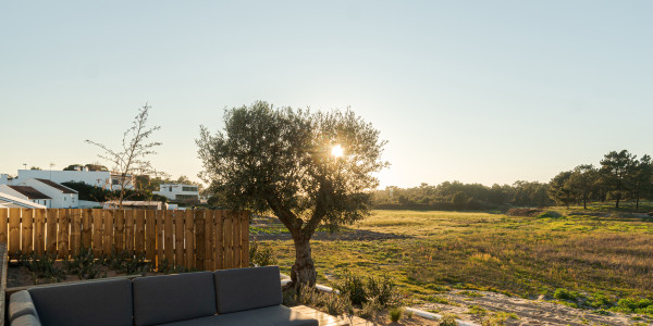 Comprar / Vender Casas Unifamiliares y Chalets en Avinyonet de Puigventós · con Jardín