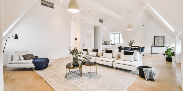 Compraventa de Inmuebles en Verges · Tríplex