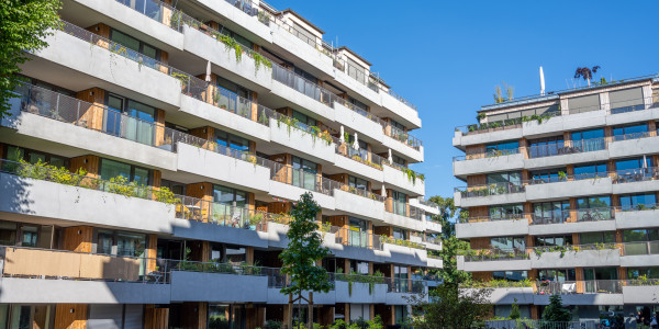 Compraventa de Inmuebles en Verges · Pisos con Zona Comunitaria