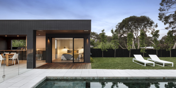 Inversores, Intermediarios, Agentes y Brokers Inmobiliarios en Girona · Casas Diseño Minivalista