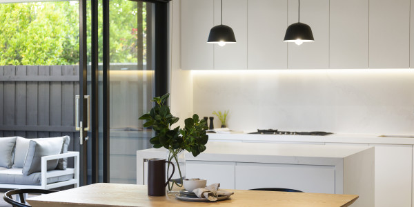 Inversores, Intermediarios, Agentes y Brokers Inmobiliarios en Girona · Plantas Baja